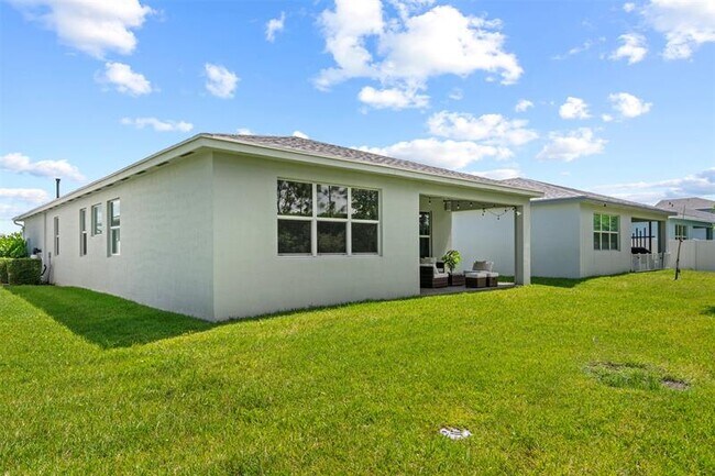 Building Photo - 11629 SW Lyra Dr.