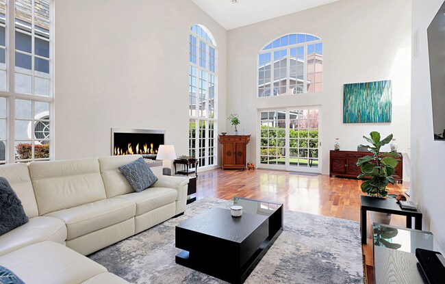 Building Photo - 7478 Avenida De Palais