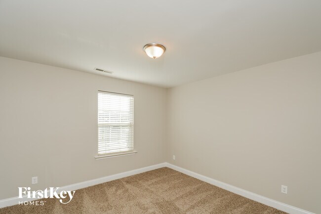 Building Photo - 239 Plymouth Dr