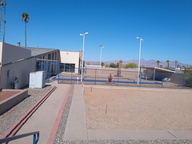 Building Photo - WInter Rental Oct to April 2026