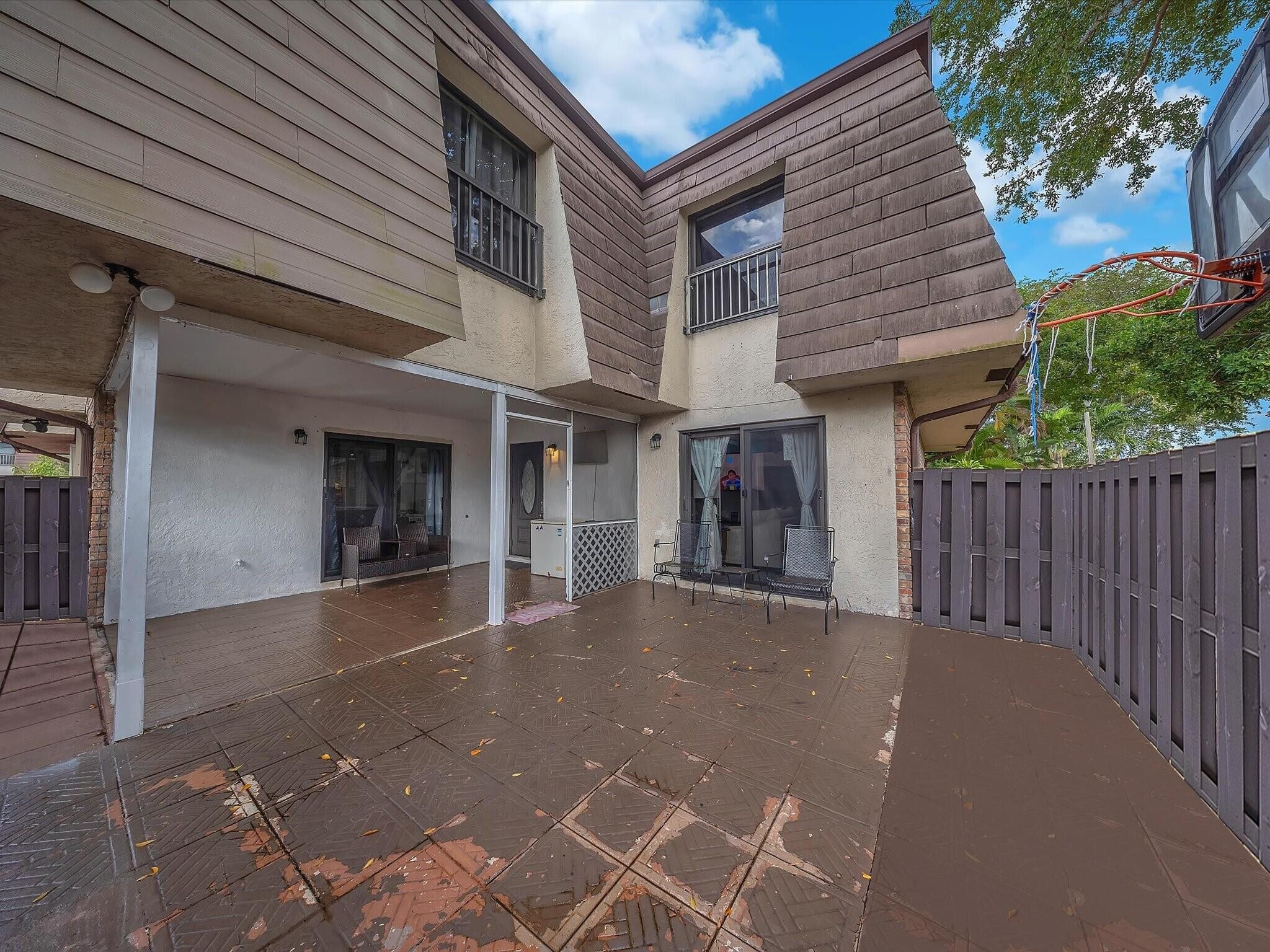 Building Photo - 2496 NW 99th Ave