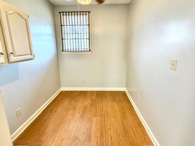 Building Photo - SamCooper2532