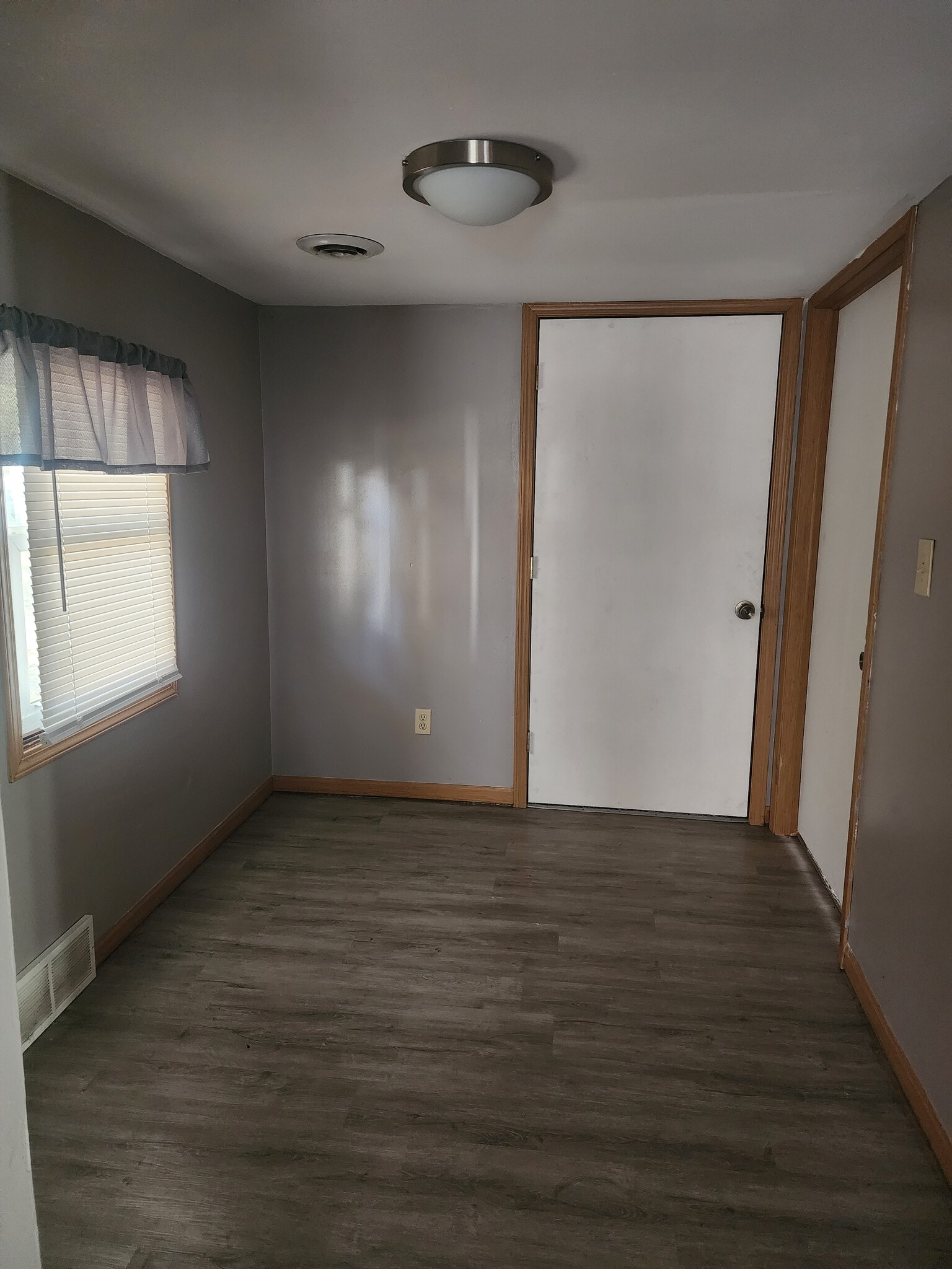 Building Photo - 325 3rd Ave SW