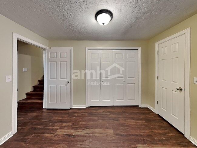 Building Photo - 771 S 900 E