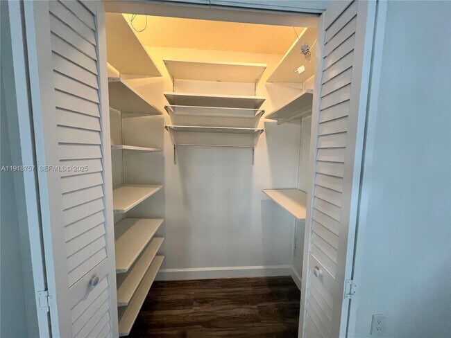 Building Photo - 421 NW 109th Ave