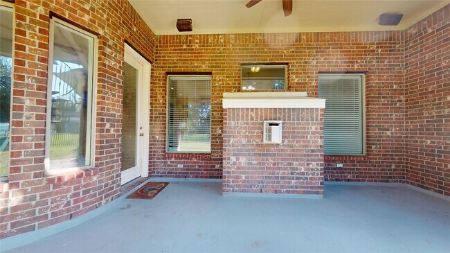 Building Photo - 18814 Cove Vista Ln