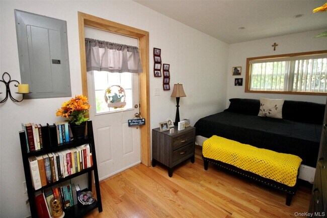 Building Photo - 2 Diane Ct