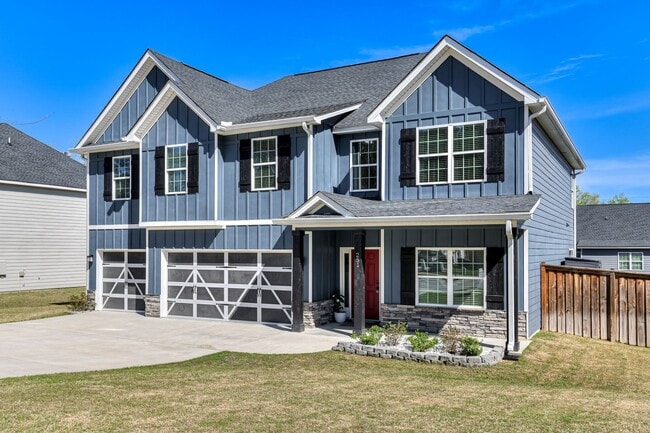 Building Photo - Two Story home in Quaker Knoll! Ready now !