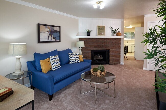 Building Photo - West Valley Duplex