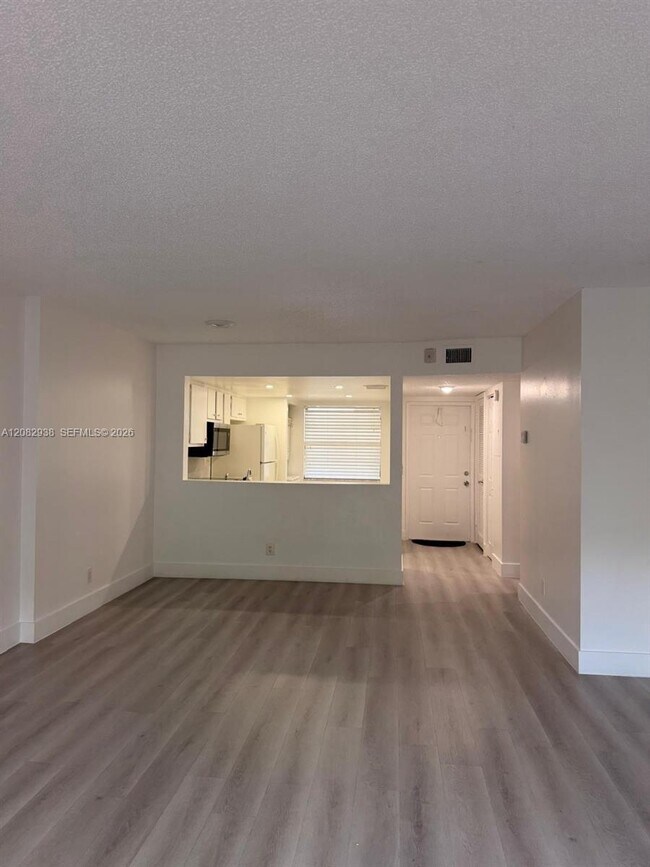 Building Photo - 6575 W Oakland Park Blvd