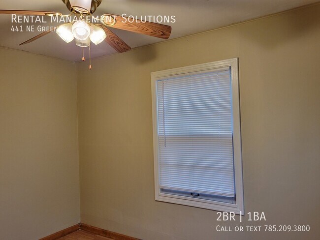 Building Photo - *2-CAR GARAGE* 441 NE Green St - 2 BED/1 BATH