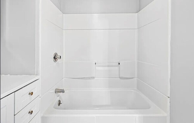 Building Photo - 61 Shurtleff St