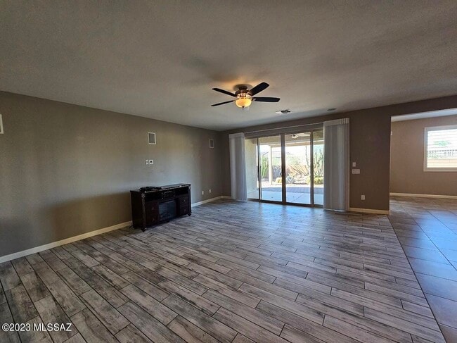 Building Photo - 9831 N Melandra Way