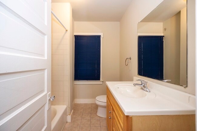 Building Photo - 201 Koch Ave