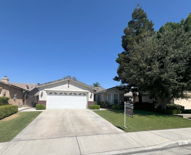 Building Photo - 11915 Privet Pl
