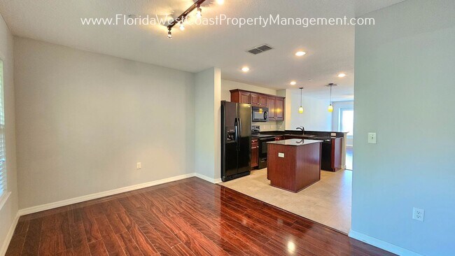 Building Photo - OUTSTANDING 2 Bedroom / 2.5 Bath / 2 Car Tandem Garage ! WILLOWBROOK- LAKEWOOD RANCH!