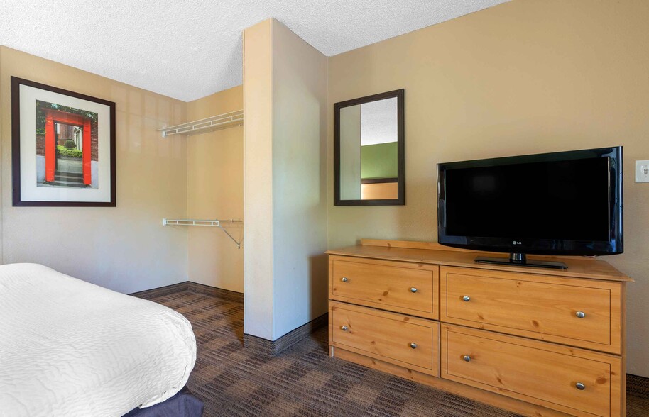 Building Photo - Furnished Studio-Sacramento - South Natomas