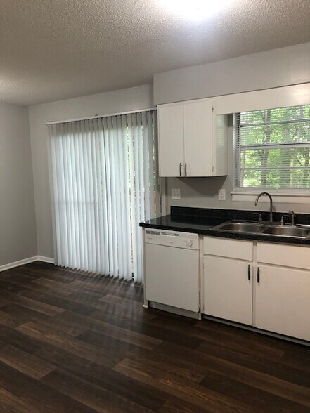 Building Photo - 1518 Crest Rd