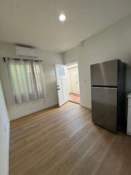 Building Photo - 8449 Gold Coast Dr