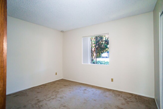 Building Photo - Great 2-bedroom condo in San Marcos availa...