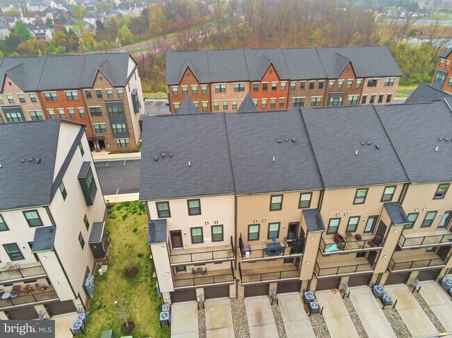 Building Photo - 43430 Stonewood Crossing Ter