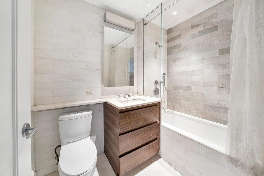 Building Photo - 1280 Fifth Avenue