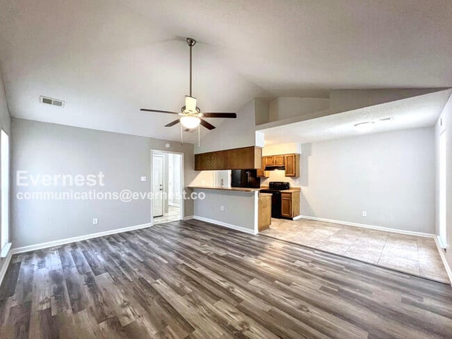 Building Photo - 6205 Somerset Cove