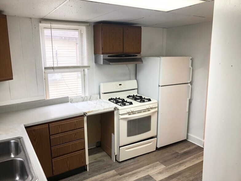 Building Photo - 713 E Michigan St