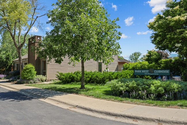 Building Photo - 409 Mallard Dr