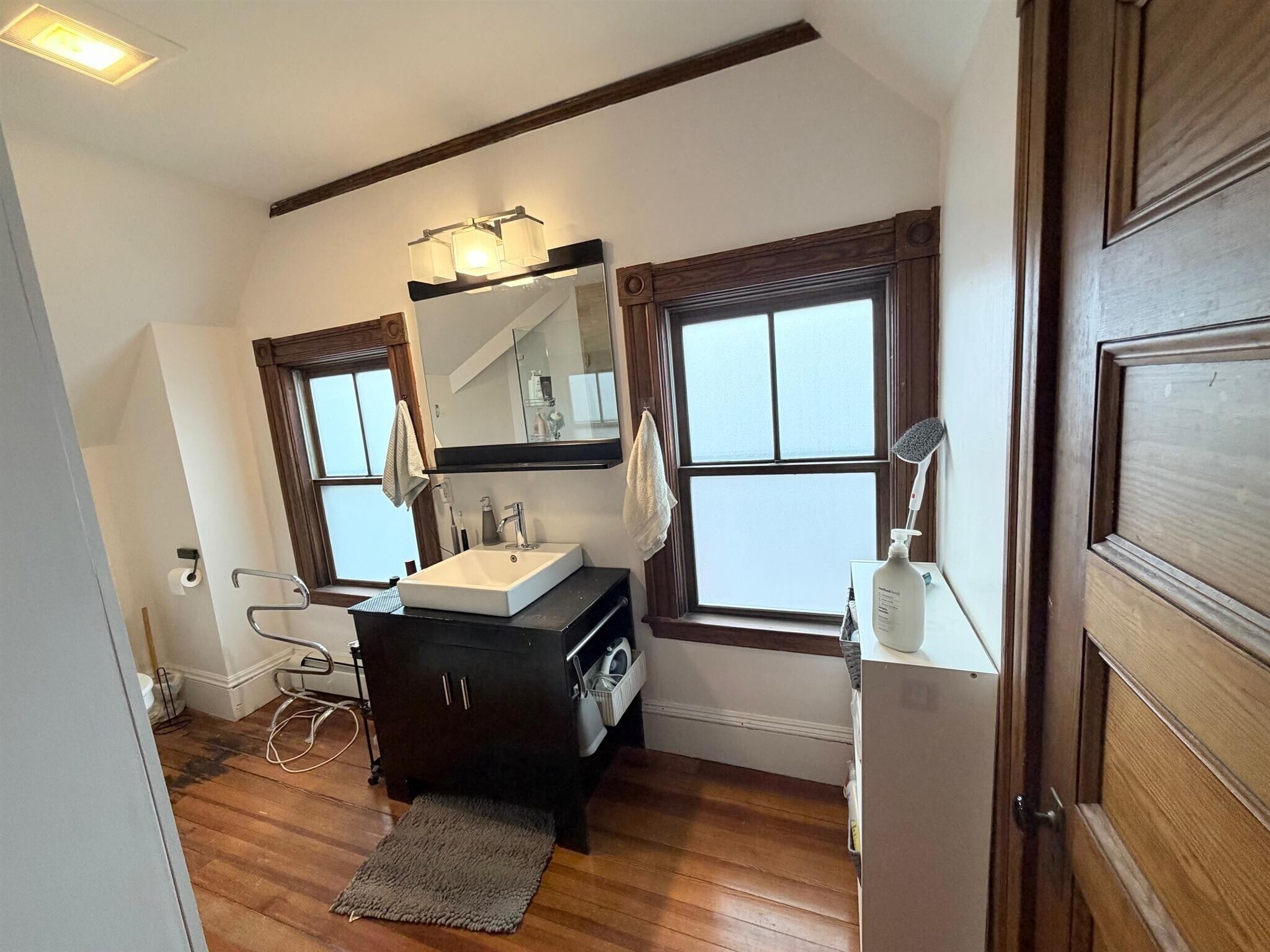 Building Photo - 13 Linden Ave