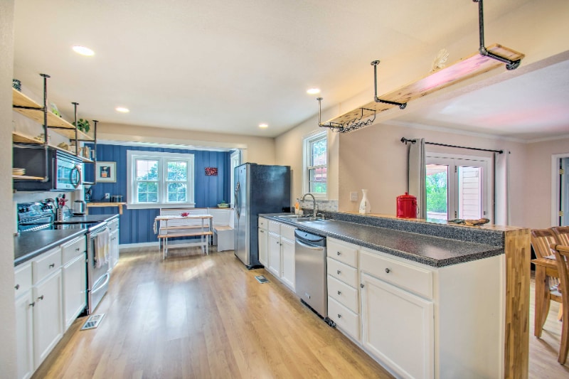 Building Photo - 703 10th St