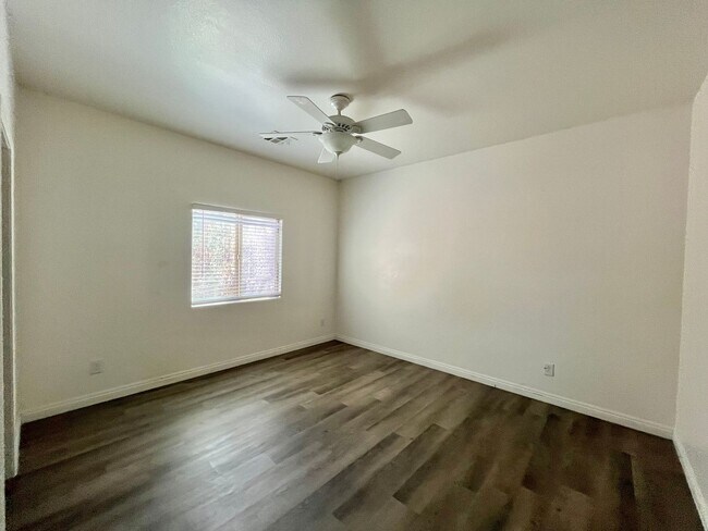 Building Photo - 9493 Alma Ridge Ave
