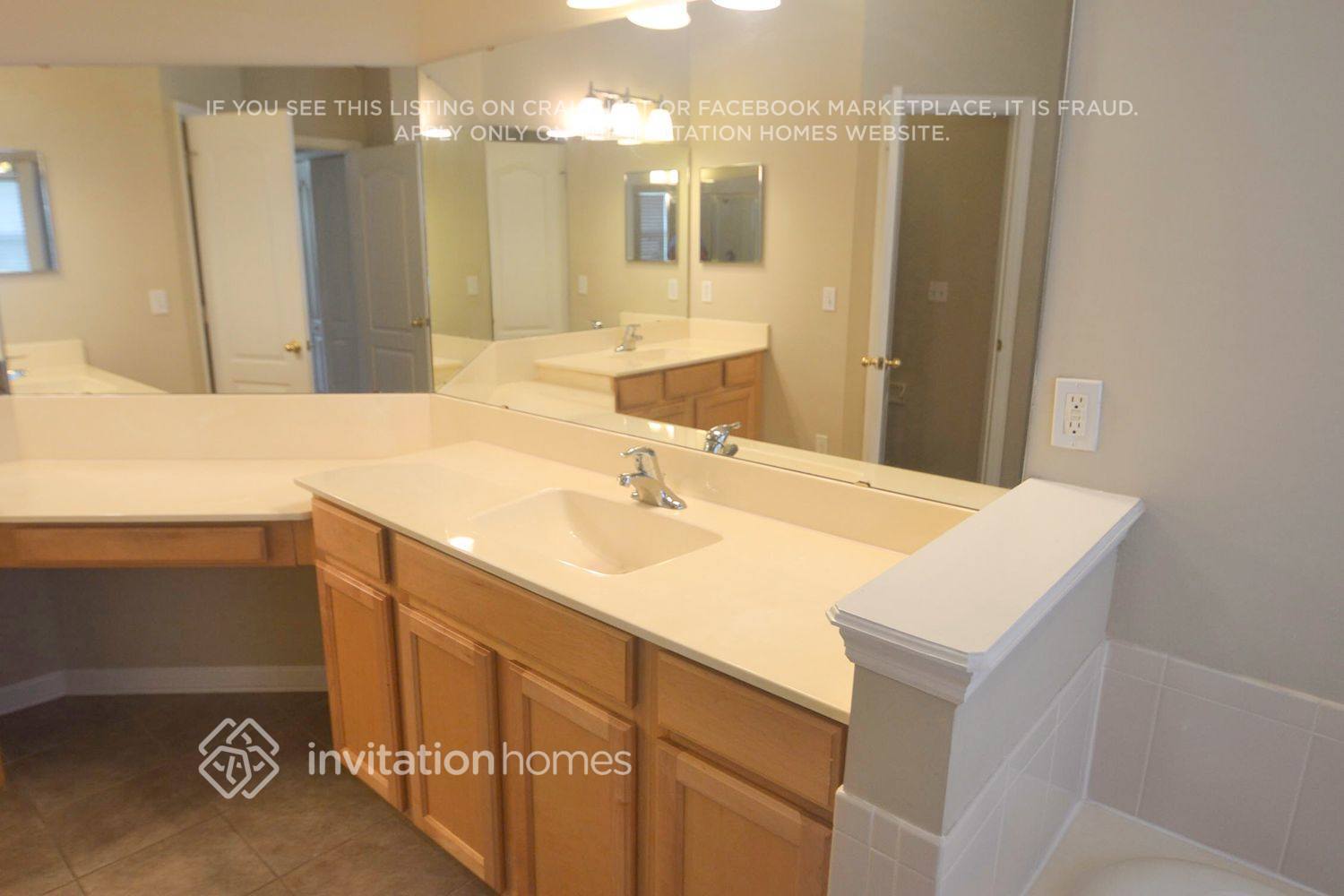 Building Photo - 3209 Wandering Oaks Dr