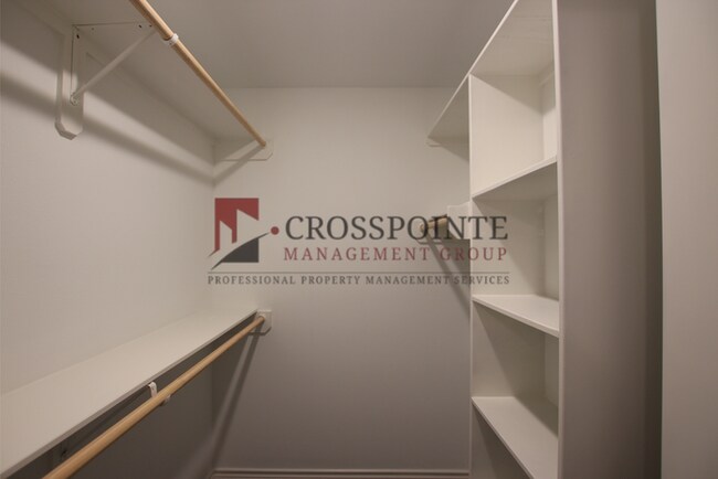 Building Photo - Beautiful 3 Bedroom 2 Bathroom Townhouse in South Tyler!