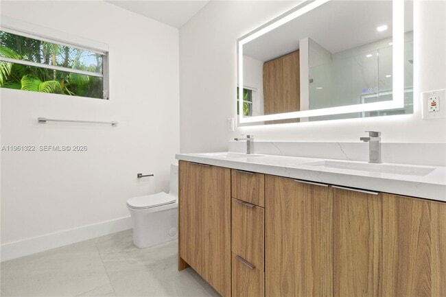 Building Photo - 1261 98th St