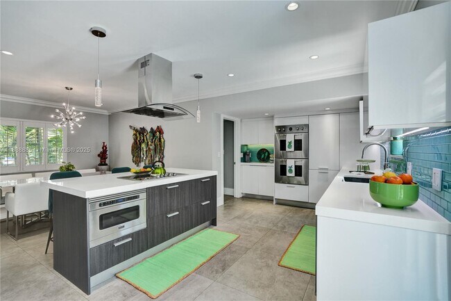 Building Photo - 4705 Granada Blvd