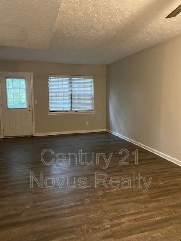 Building Photo - 735 South St