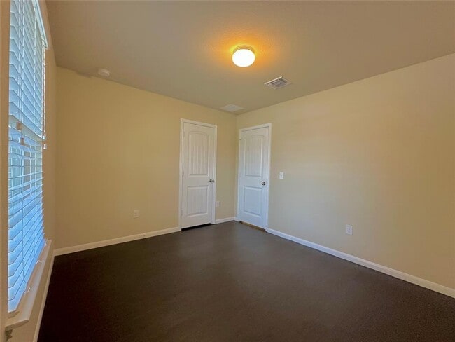 Building Photo - 708 Kaluga Trl