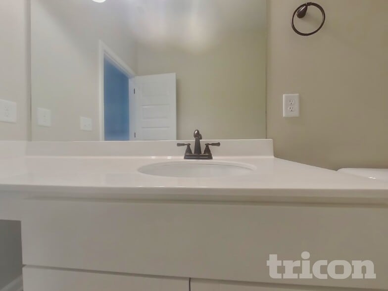 Building Photo - 212 Malbone St SW