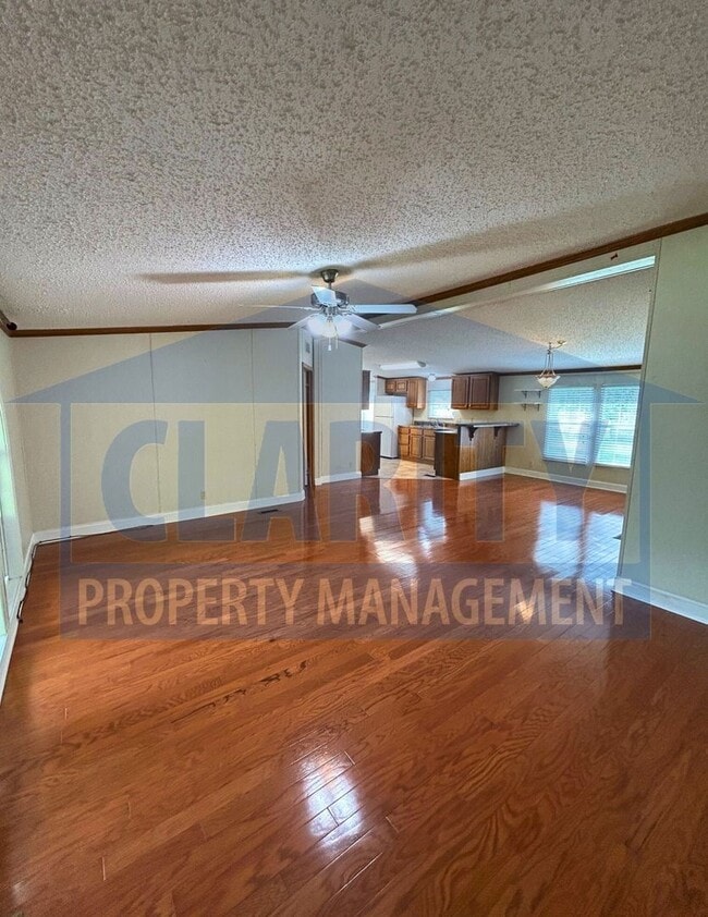 Building Photo - Three bedroom, single level home in Old Fo...