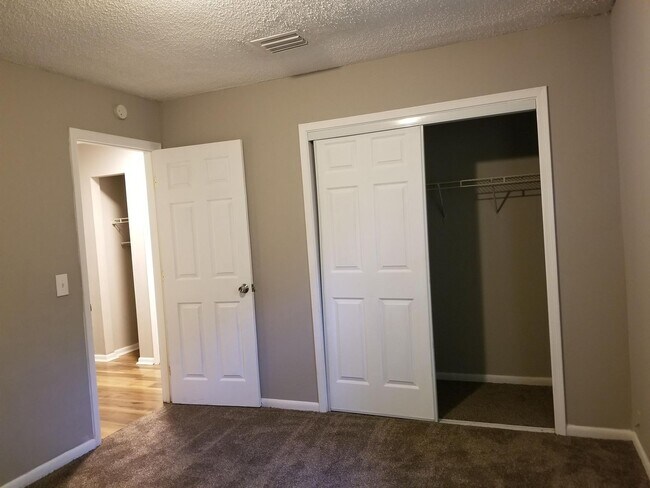 Building Photo - 7225 Buffalo Ave