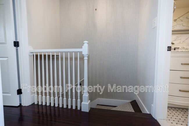 Building Photo - 102 Lynhaven Dr