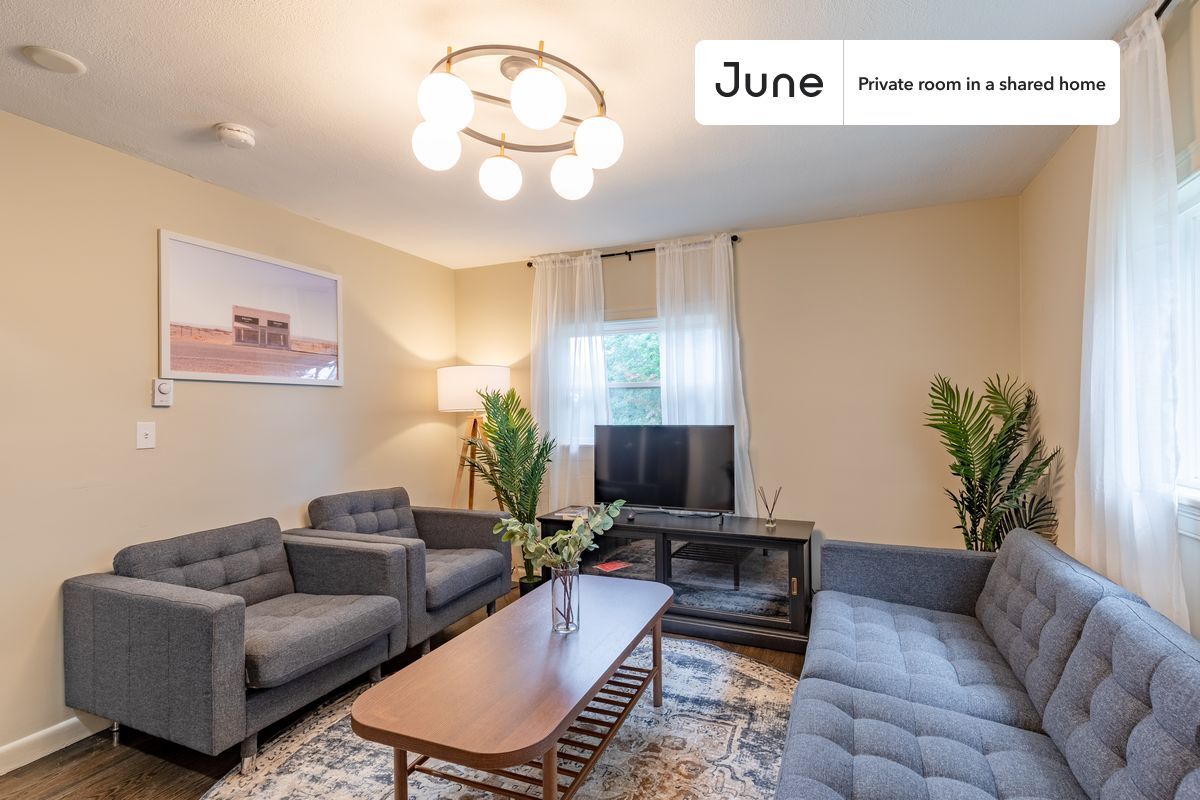 Building Photo - Room in Shared 6 bed/4 bath home in Brighton