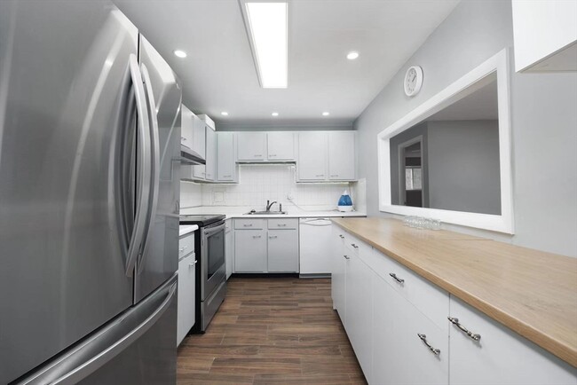 Building Photo - 121 Tremont St