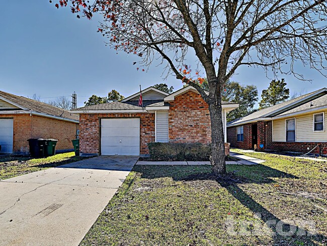 Building Photo - 3215 Boynton Dr