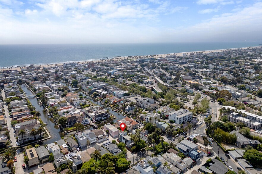 Building Photo - 483 Carroll Canal Ct