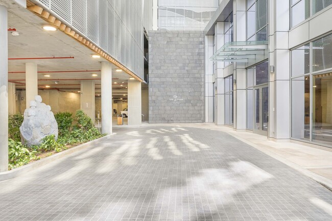 Building Photo - Brand FULLY FURNISHED New 1 Bedroom | 1 Bathroom The Park on Keeamoku