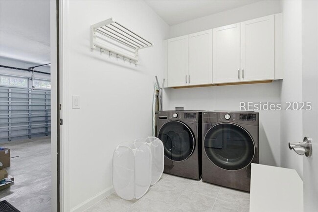 Building Photo - 855 Weekend Ave