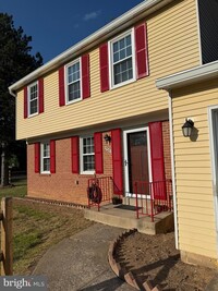 Building Photo - 3301 Fallowfield Dr