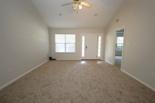 Building Photo - 4125 Springruff Dr